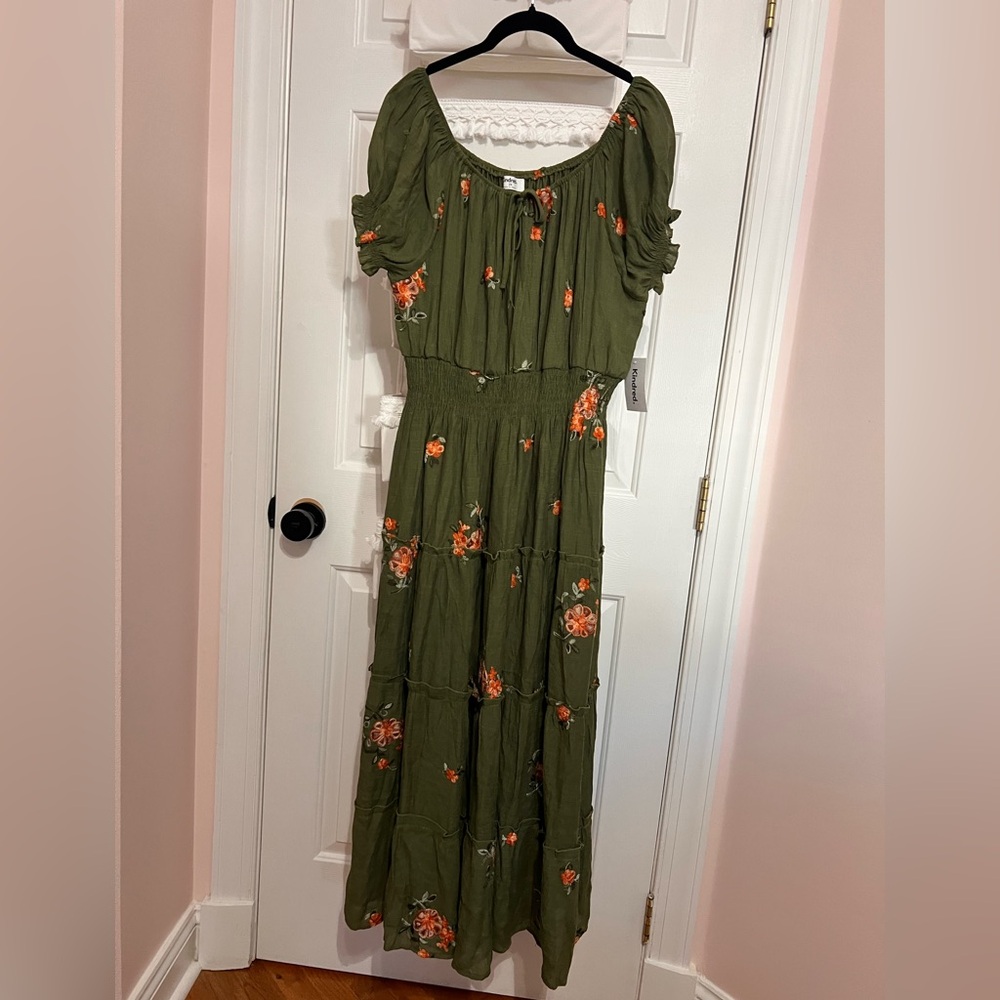 NWT Anthro Brand: Sweet Vintage-Inspired Green Embroidered Floral Dress - 2X